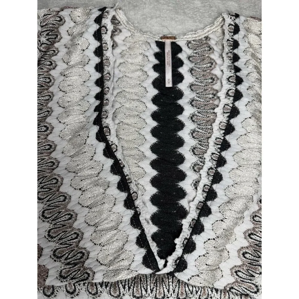 Free People  Revolve Twist And Shout Crop‎ Knit Top in Neutral Combo size M
